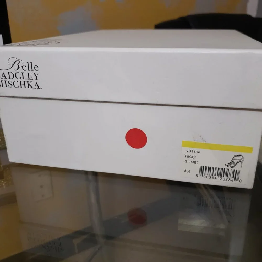 Heels - Picture 6 of 6